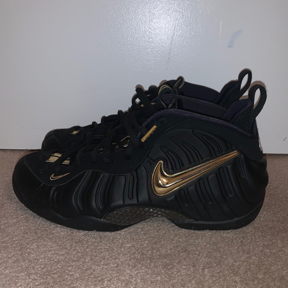 VNDS Foamposite Pro Black/Gold